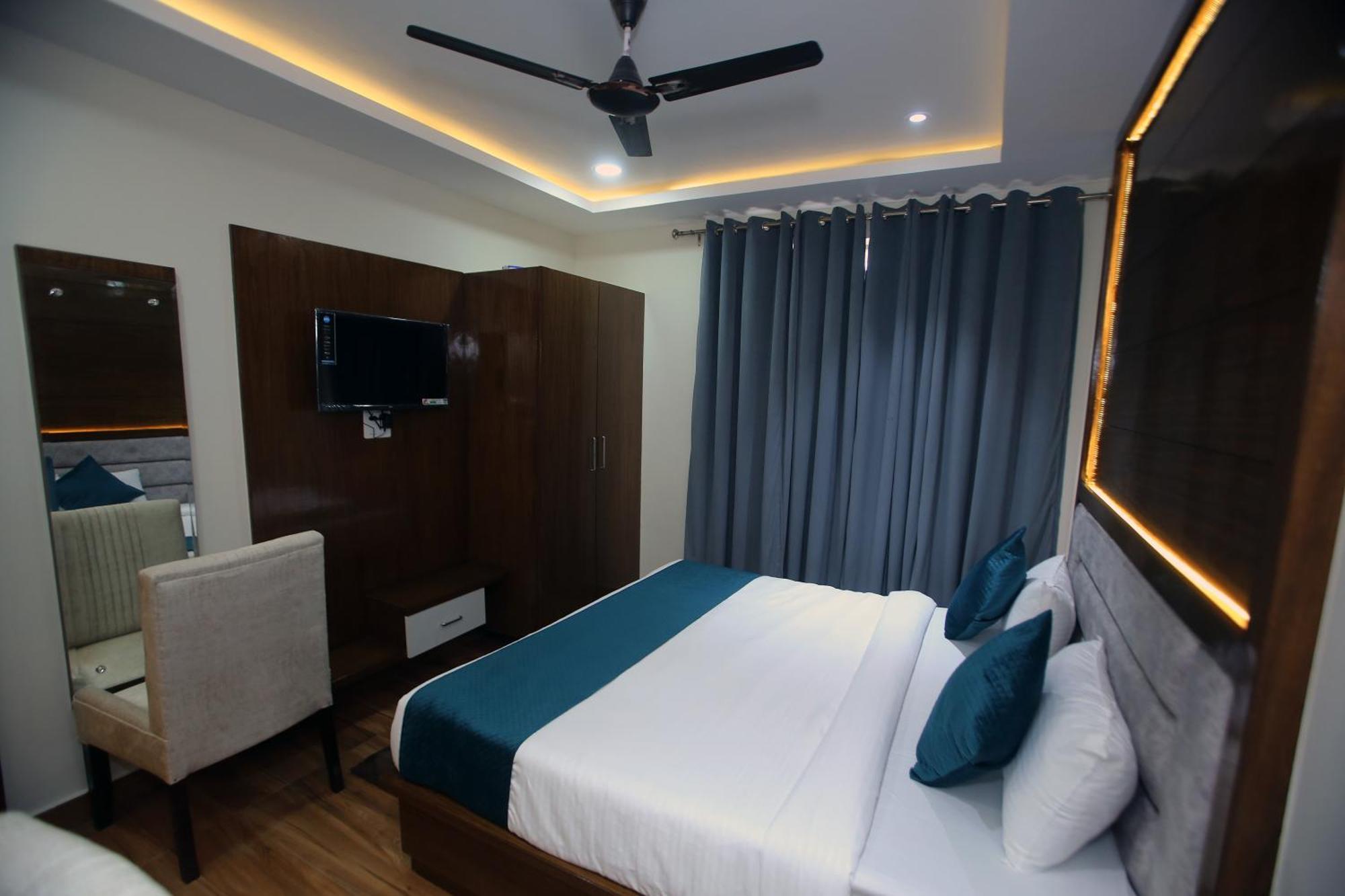 Affluence Hotel Kharar 外观 照片