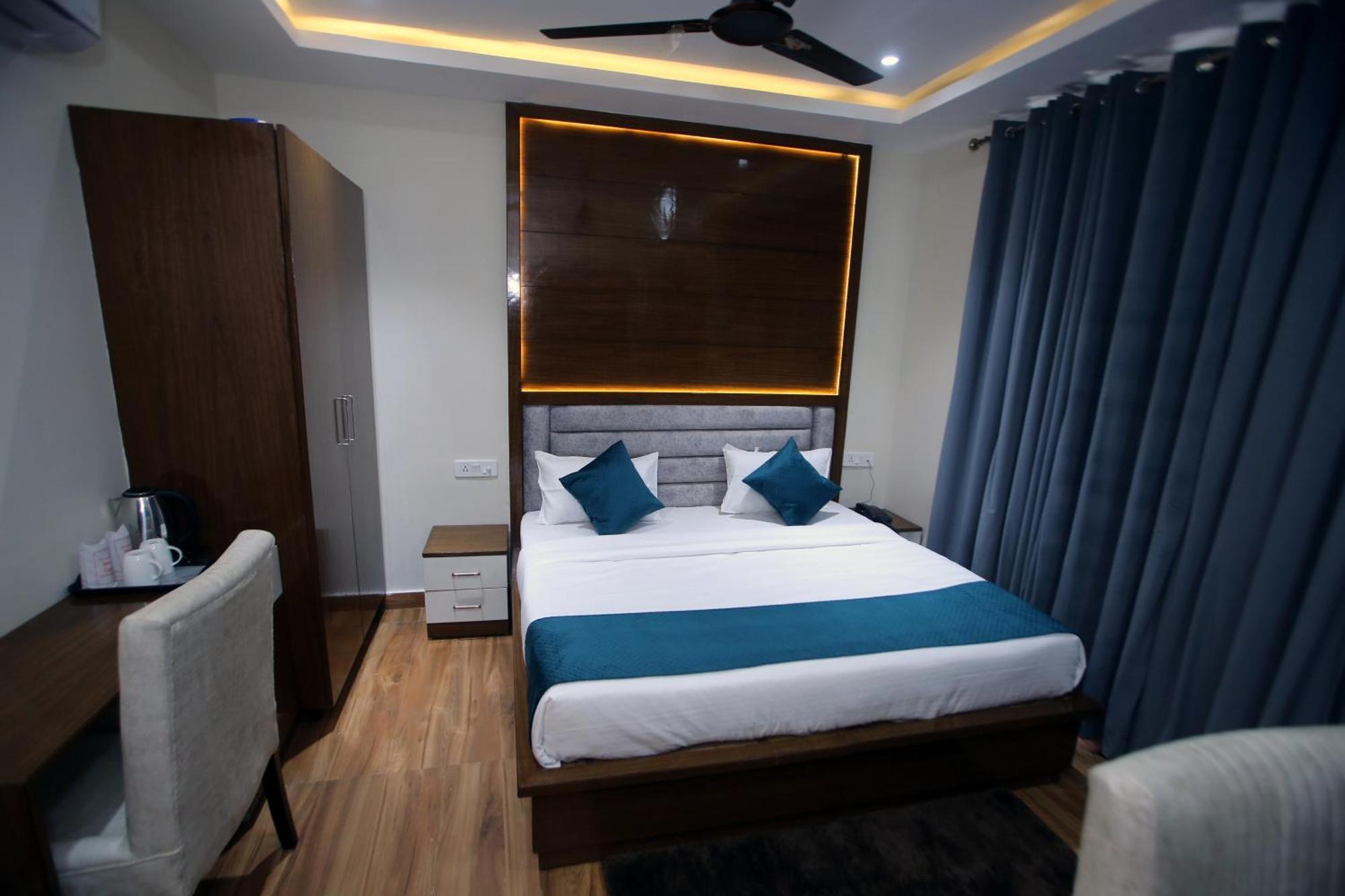Affluence Hotel Kharar 外观 照片